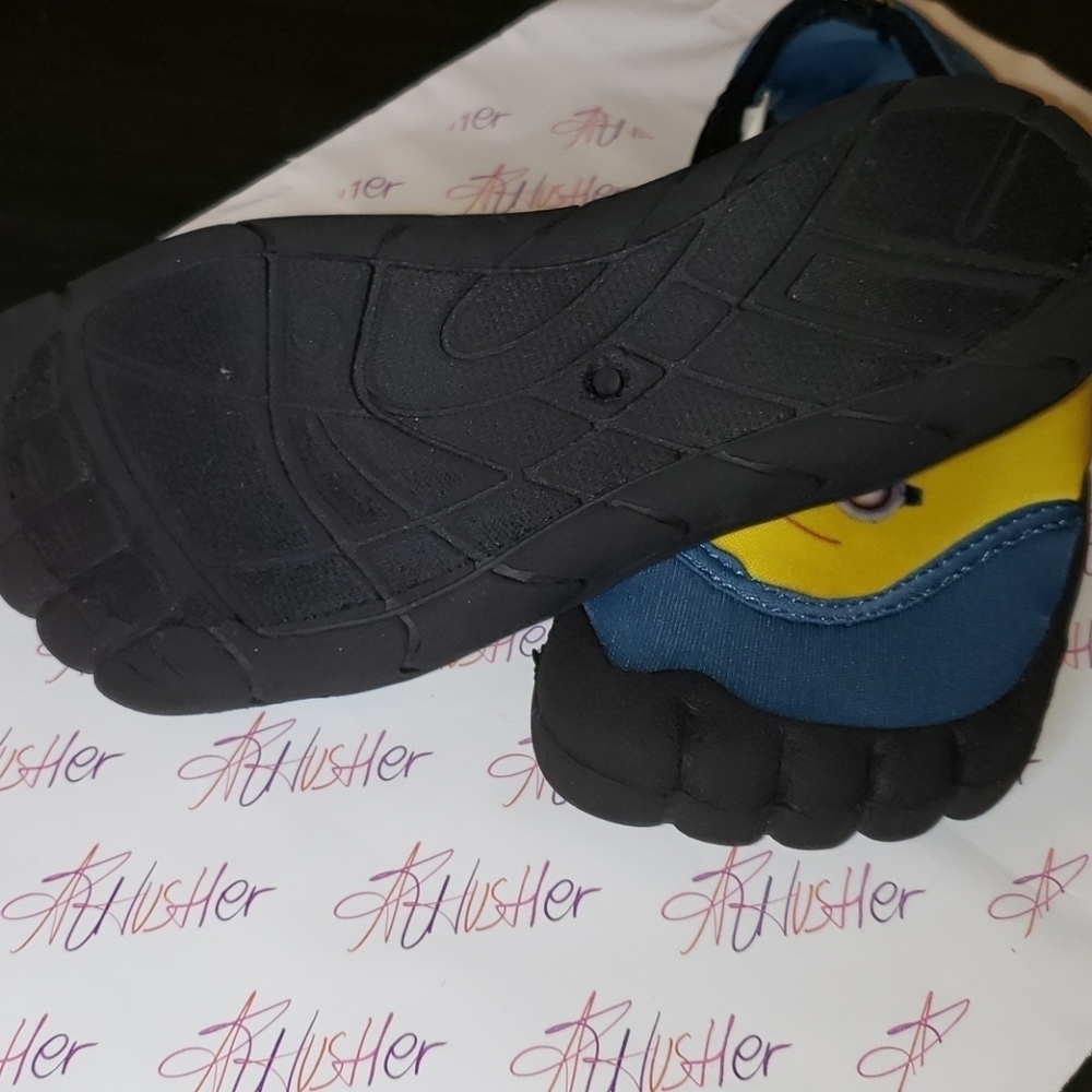 Minions kids water shoes Size 2 Kids - Picture 5 of 16